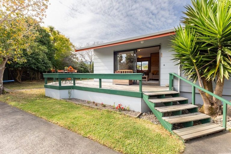 Photo of property in 2 Millvale Street, Waikanae, 5036