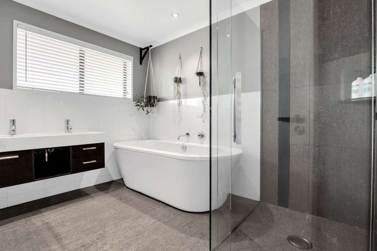 Photo of property in 44 Tulip Drive, Cambridge, 3434