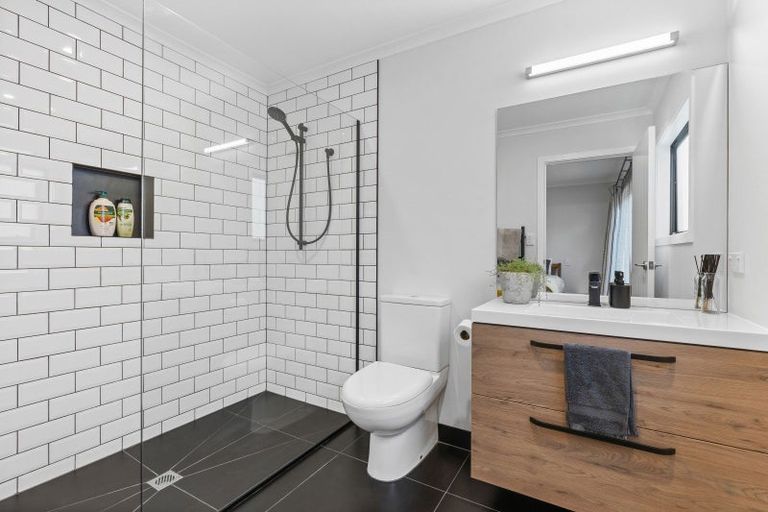 Photo of property in 45 Burgundy Drive, Martinborough, 5711