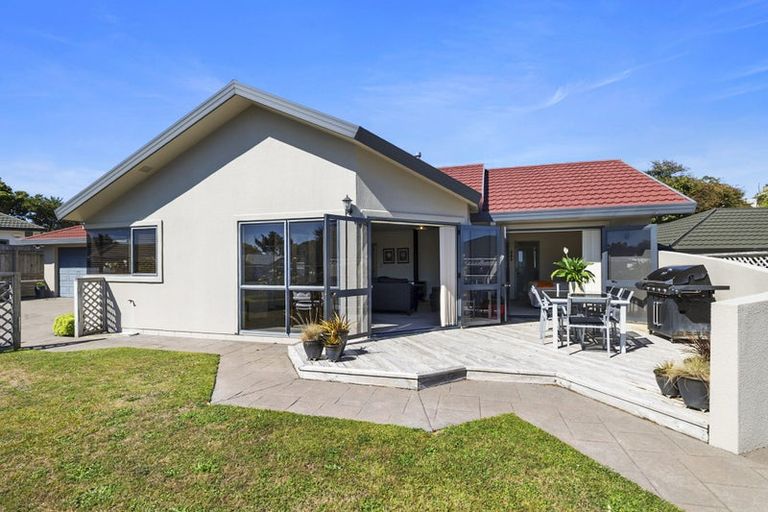 Photo of property in 26 Ashmore Drive, Frankleigh Park, New Plymouth, 4310