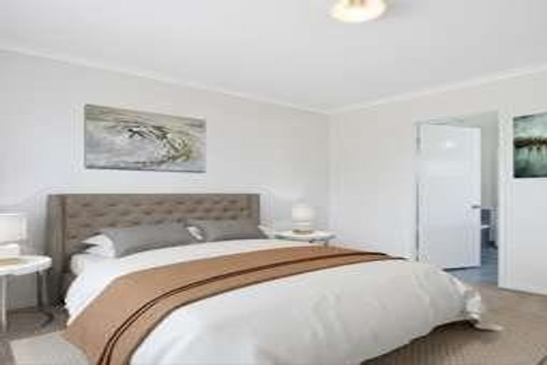 Photo of property in 1 Ranch Place, Pukekohe, 2120