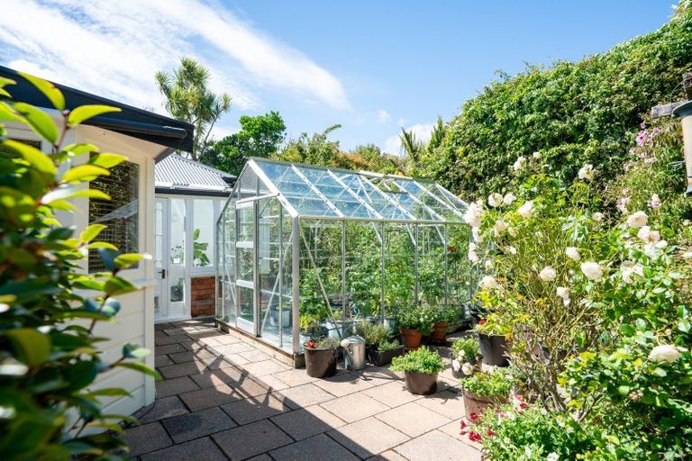 Photo of property in 165 Karori Road, Karori, Wellington, 6012