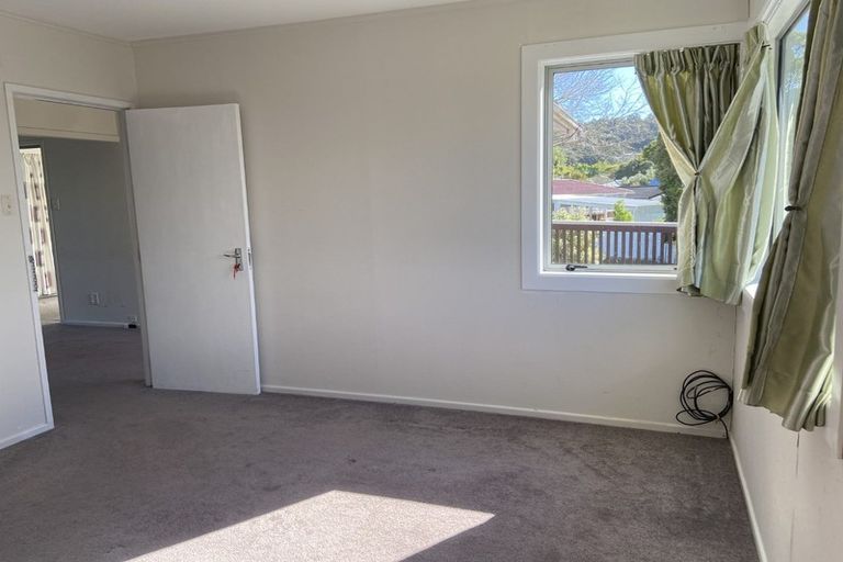 Photo of property in 21 Castleford Street, Green Bay, Auckland, 0604