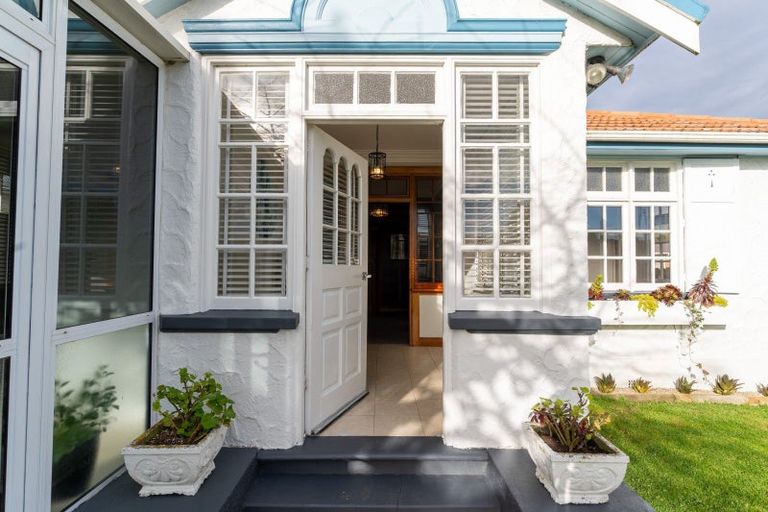 Photo of property in 19 Mornington Road, Balaclava, Dunedin, 9011