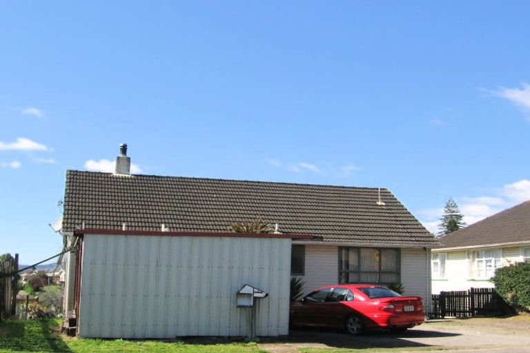 Photo of property in 71 Henderson Crescent, Parkvale, Tauranga, 3112