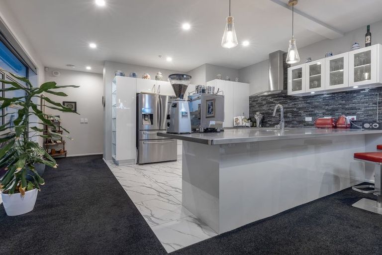 Photo of property in 10 Queen Street West, Levin, 5510