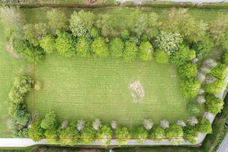 Photo of property in 2 Ashdown Park Lane, Riverhead, 0793