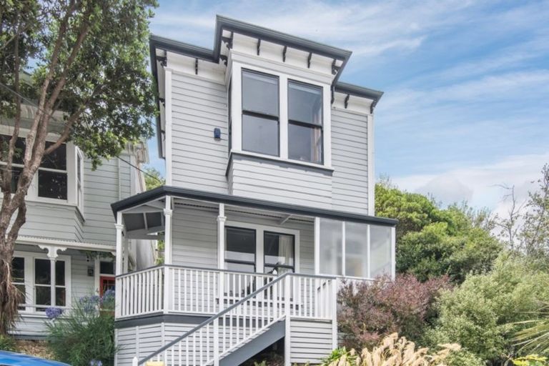 Photo of property in 2 Adams Terrace, Aro Valley, Wellington, 6021