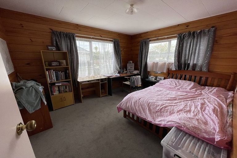 Photo of property in 1/202 Lake Road, Northcote, Auckland, 0627