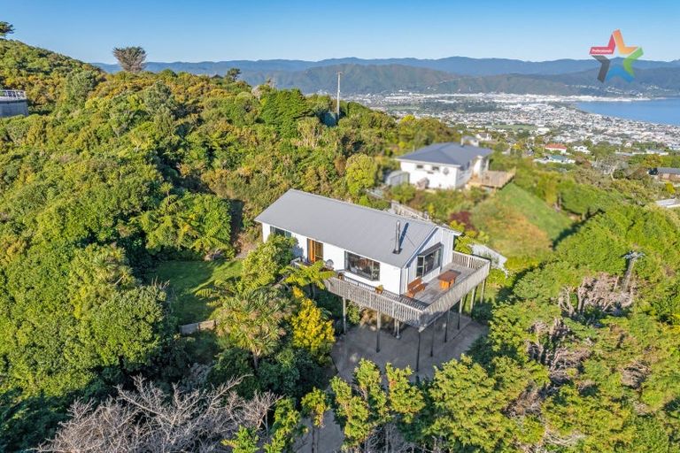 Photo of property in 24 Titiro Moana Road, Korokoro, Lower Hutt, 5012