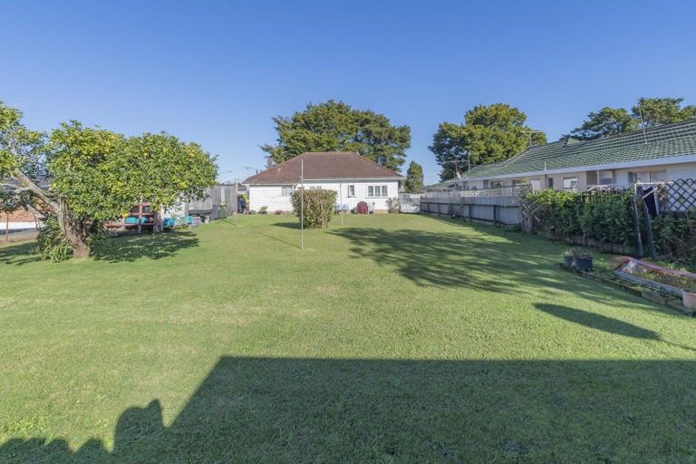 Photo of property in 56 Great South Road, Papakura, 2110