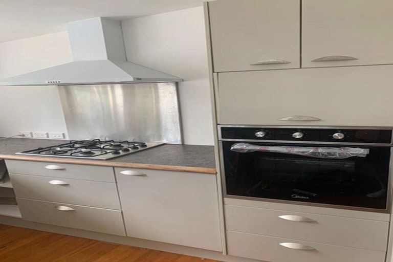 Photo of property in 25 Selwyn Crescent, Forrest Hill, Auckland, 0620