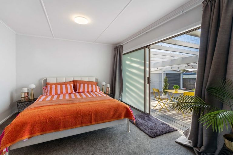 Photo of property in 24 Cobham Crescent, Kelston, Auckland, 0602