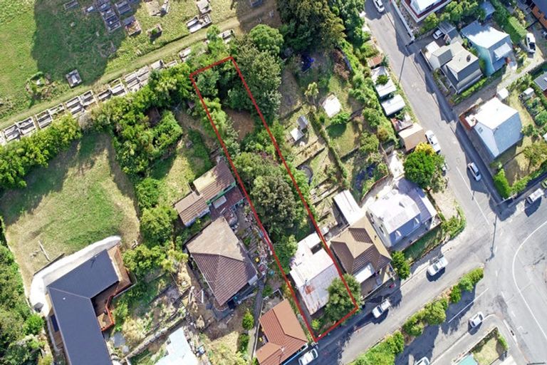 Photo of property in 16 Ripon Street, Lyttelton, 8082