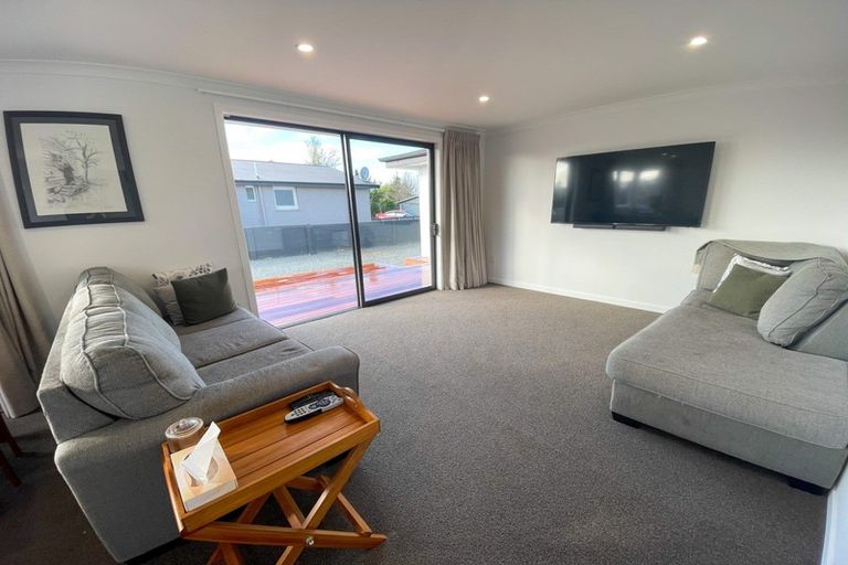 Photo of property in 25 Park Street, Winton, 9720