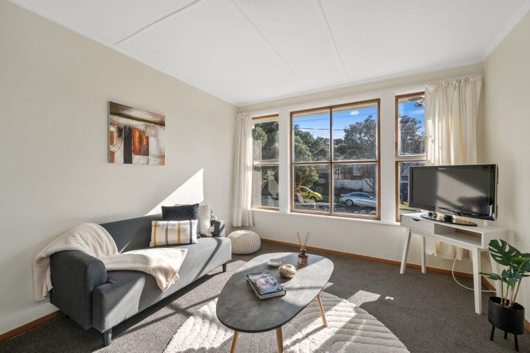 Photo of property in 70 Franklyn Road, Tawa, Wellington, 5028