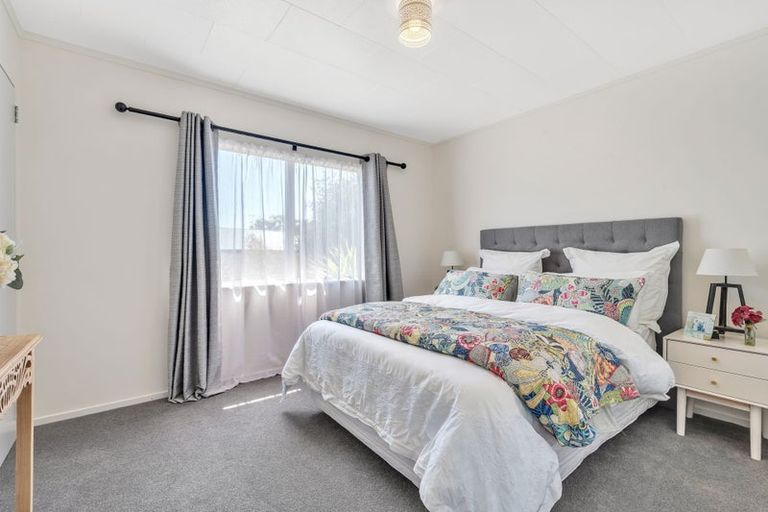 Photo of property in 18 Riverside Drive, Waiuku, 2123
