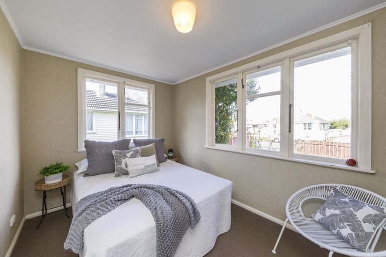 Photo of property in 34 Galway Avenue, Hokowhitu, Palmerston North, 4410