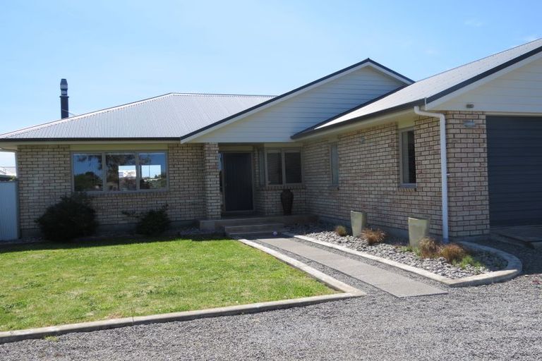 Photo of property in 24 Charles Street, Carterton, 5713