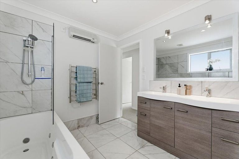 Photo of property in 3 Glencarron Place, Bethlehem, Tauranga, 3110