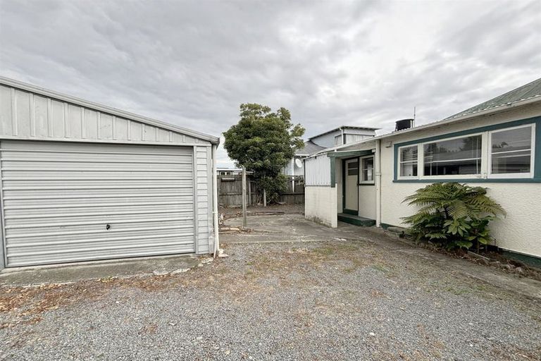 Photo of property in 102 Barbour Street, Waltham, Christchurch, 8011