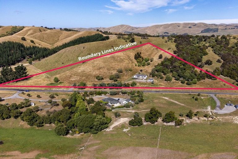 Photo of property in 811 Te Whiti Road, Te Whiti, Masterton, 5884