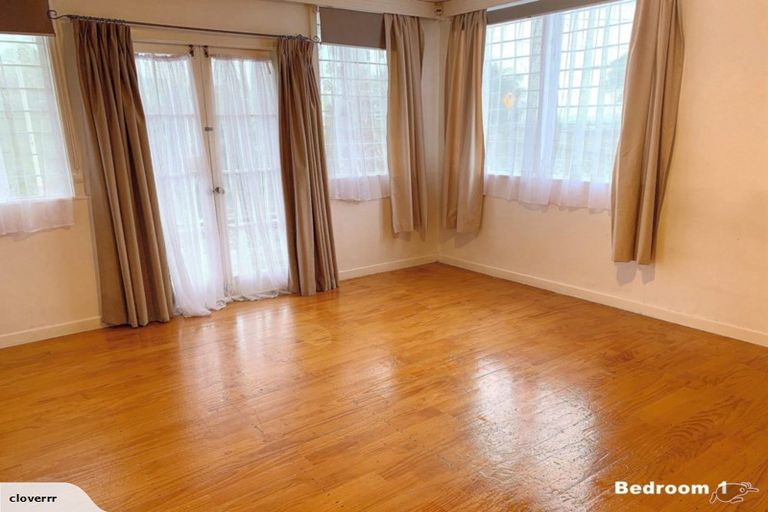 Photo of property in 37 Royal Road, Massey, Auckland, 0614