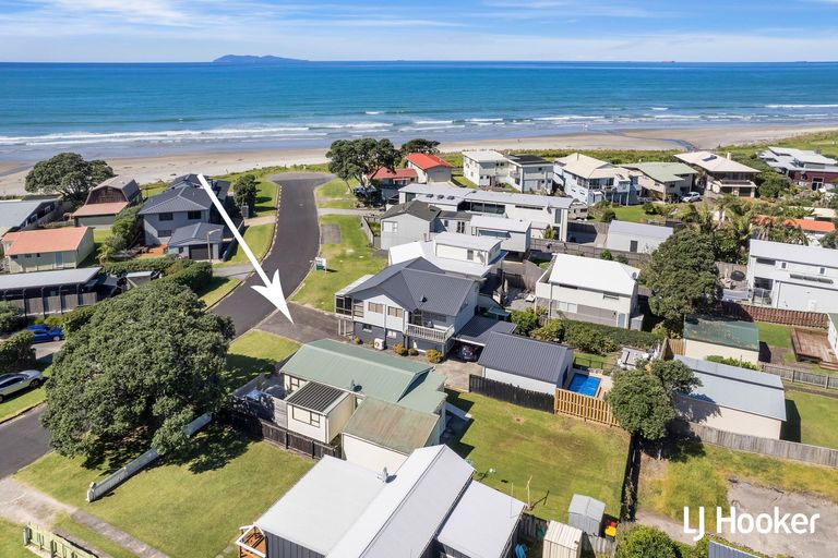 Photo of property in 13 Hinemoa Road, Waihi Beach, 3611
