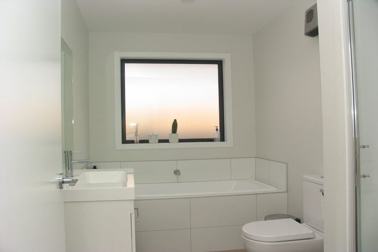 Photo of property in 25 Bale Road, Jacks Point, 9371