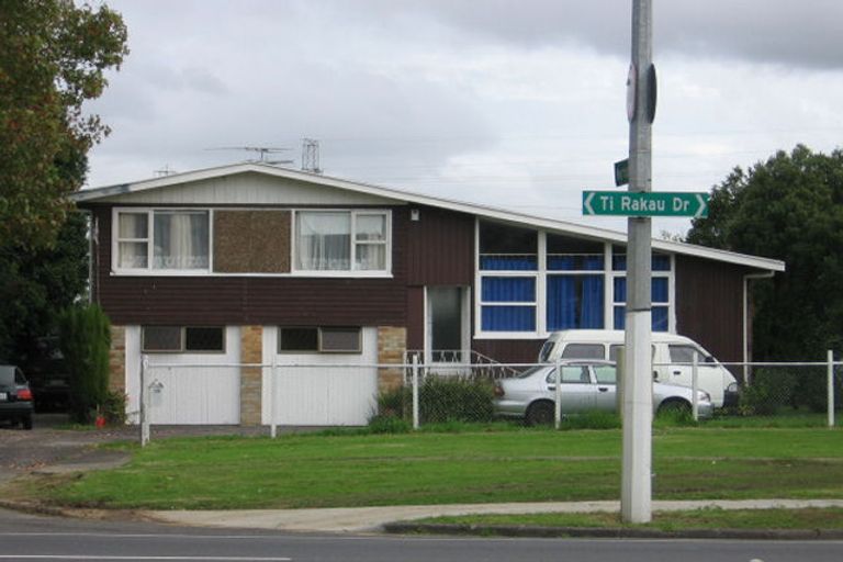 Photo of property in 105 Ti Rakau Drive, Pakuranga, Auckland, 2010