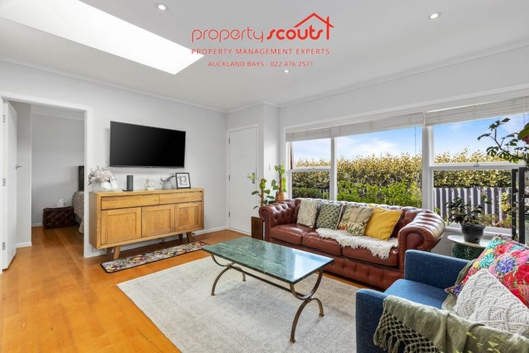 Photo of property in 2/52 Church Street, Northcote Point, Auckland, 0627