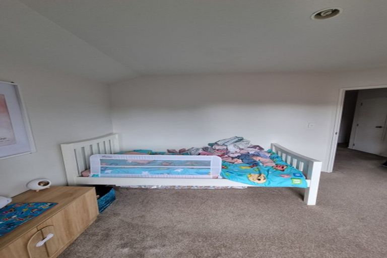 Photo of property in 8/36 John Jennings Drive, Oteha, Auckland, 0632