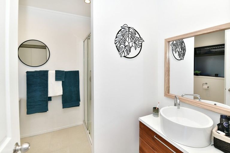 Photo of property in 40 Tiri Road, Manly, Whangaparaoa, 0930