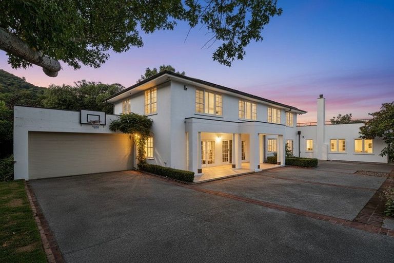 Photo of property in 25 Cheviot Road, Lowry Bay, Lower Hutt, 5013