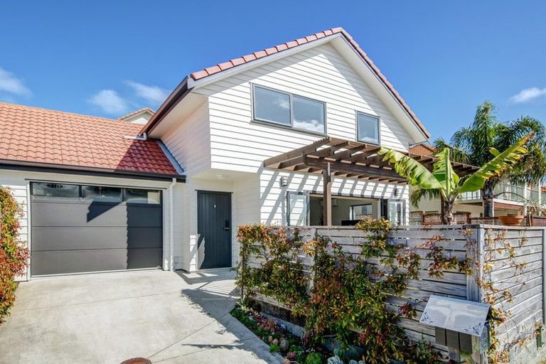 Photo of property in 7a Parkwood Crescent, Gulf Harbour, Whangaparaoa, 0930