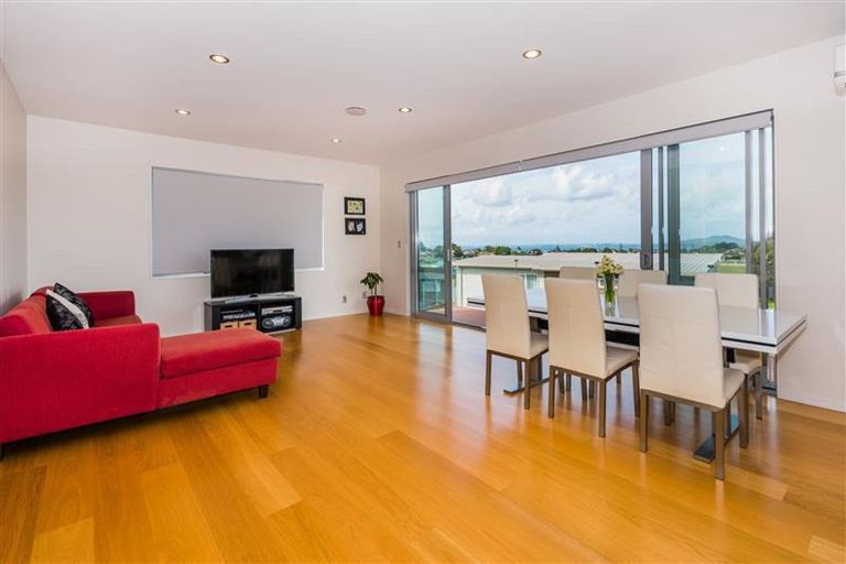 Photo of property in 61 Zara Court, Windsor Park, Auckland, 0632