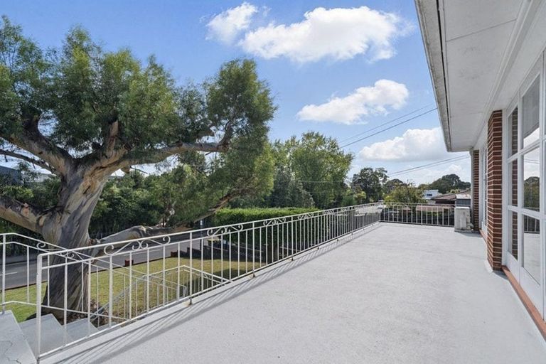Photo of property in 18 Millbrook Road, Henderson, Auckland, 0612
