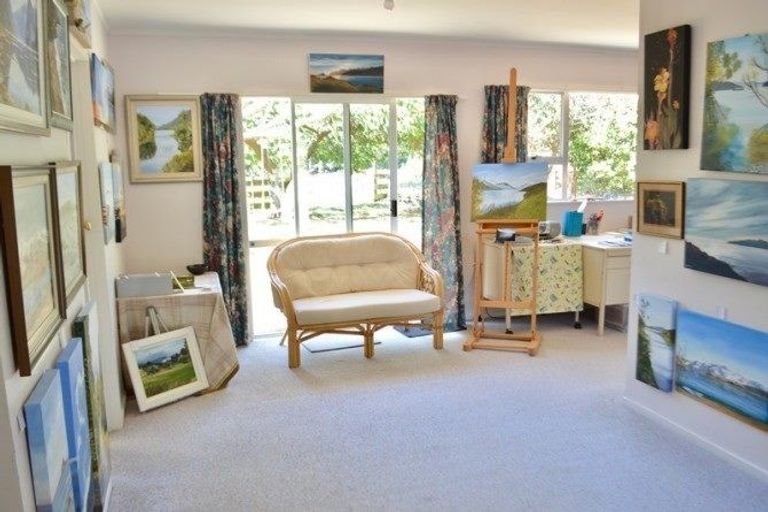 Photo of property in 42 Addington Road, Otaki, 5581