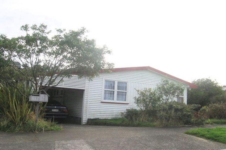 Photo of property in 15 Holly Grove, Maungaraki, Lower Hutt, 5010
