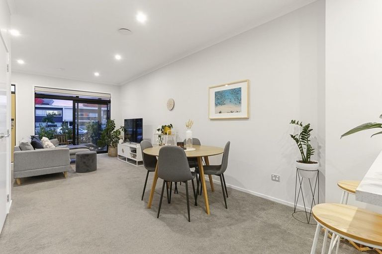 Photo of property in 81e Hobsonville Point Road, Hobsonville, Auckland, 0616