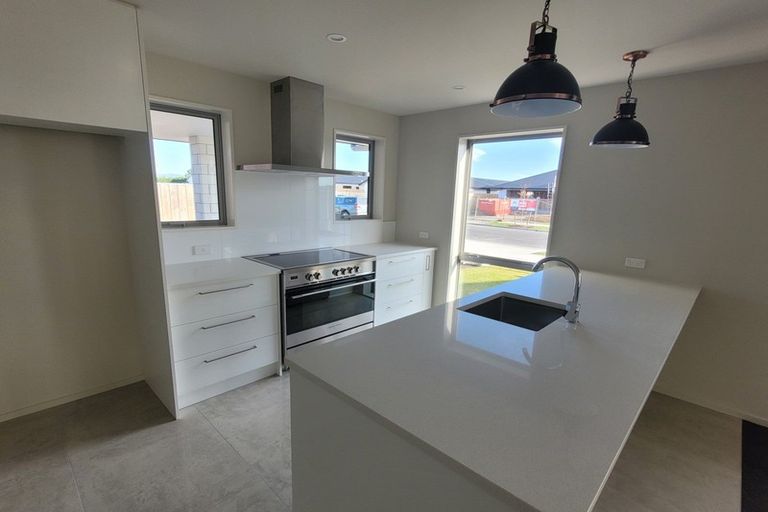 Photo of property in 1 Mccahon Drive, Rangiora, 7400