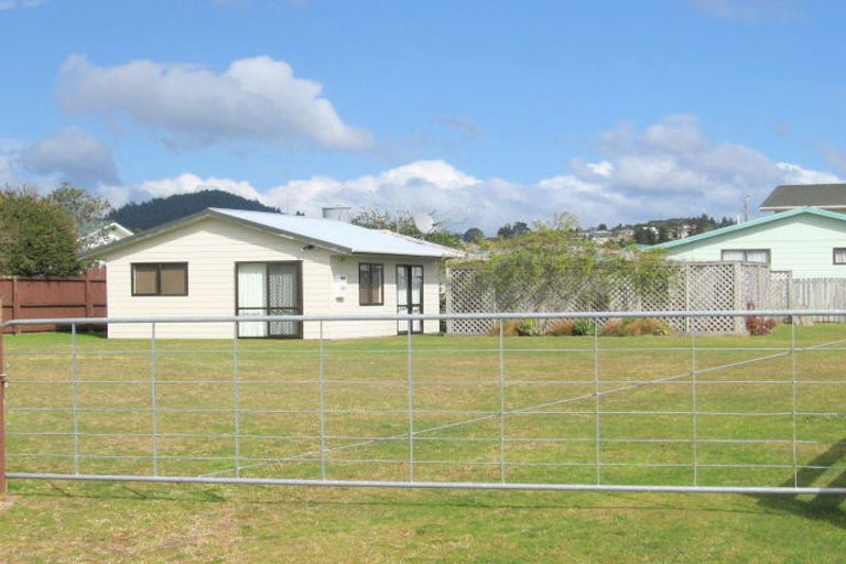 Photo of property in 120 Aberdeen Place, Whangamata, 3620