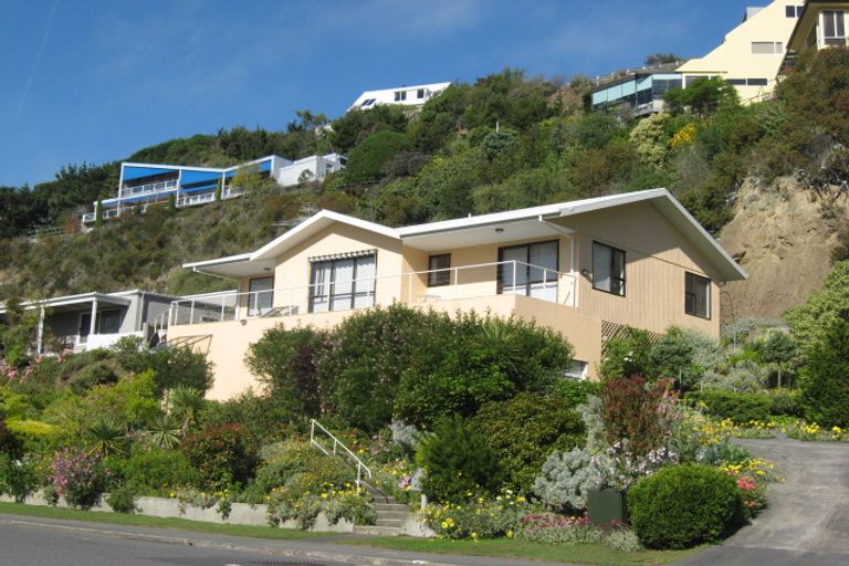 Photo of property in 122 Mccormacks Bay Road, Redcliffs, Christchurch, 8081