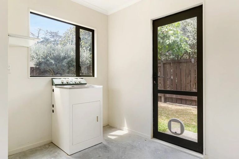 Photo of property in 59a Reelick Avenue, Pakuranga Heights, Auckland, 2010