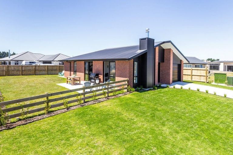Photo of property in 33 Harakeke Drive, Wharewaka, Taupo, 3330