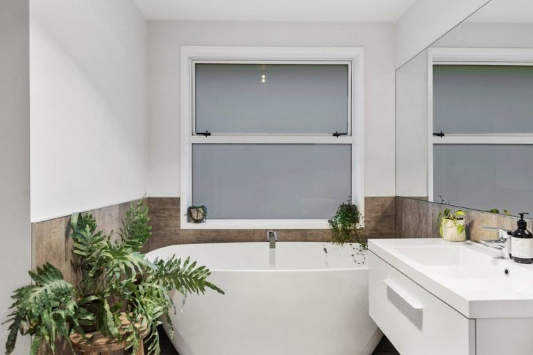 Photo of property in 95 Sandhurst Drive, Papamoa Beach, Papamoa, 3118