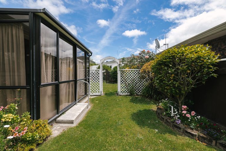 Photo of property in 4 Mcarthur Street, Terrace End, Palmerston North, 4410