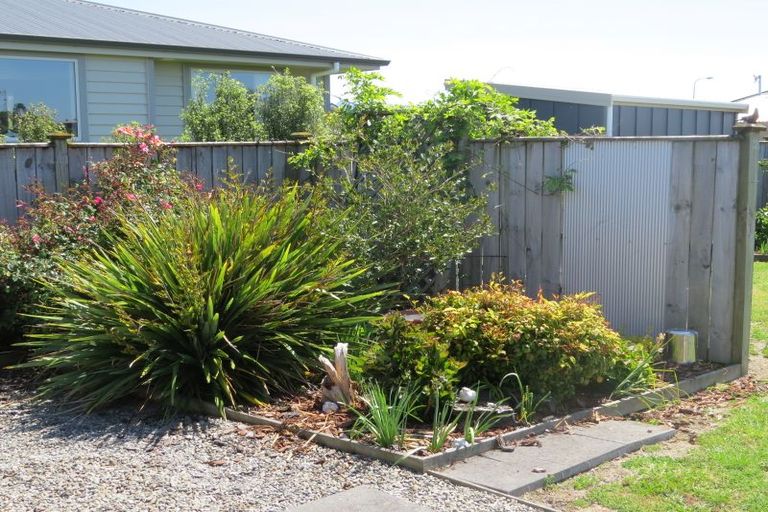 Photo of property in 24 Charles Street, Carterton, 5713