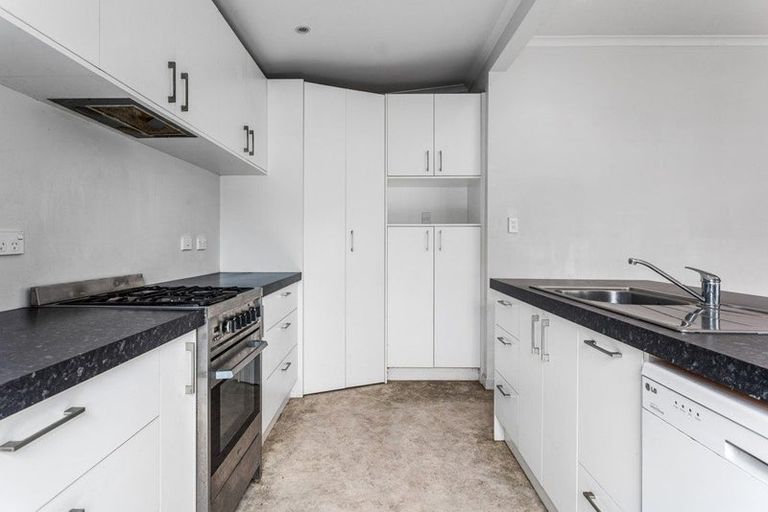 Photo of property in 16 Howell Road, Taneatua, 3123