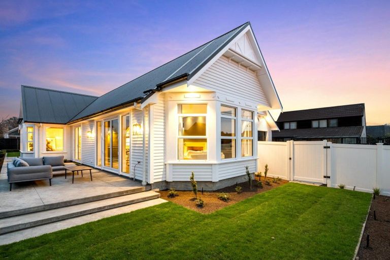 Photo of property in 80 Abberley Crescent, St Albans, Christchurch, 8014
